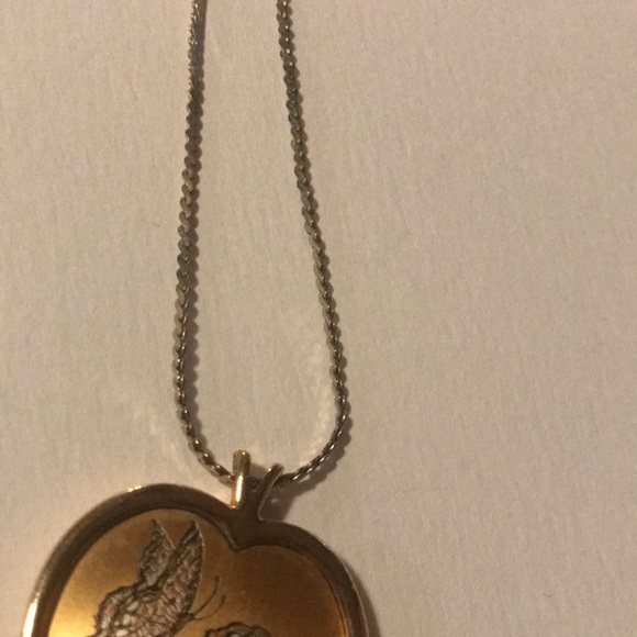 Reed & Barton Demascene Butterfly and Rose Vintage Necklace Gold Tone - Picture 7 of 9